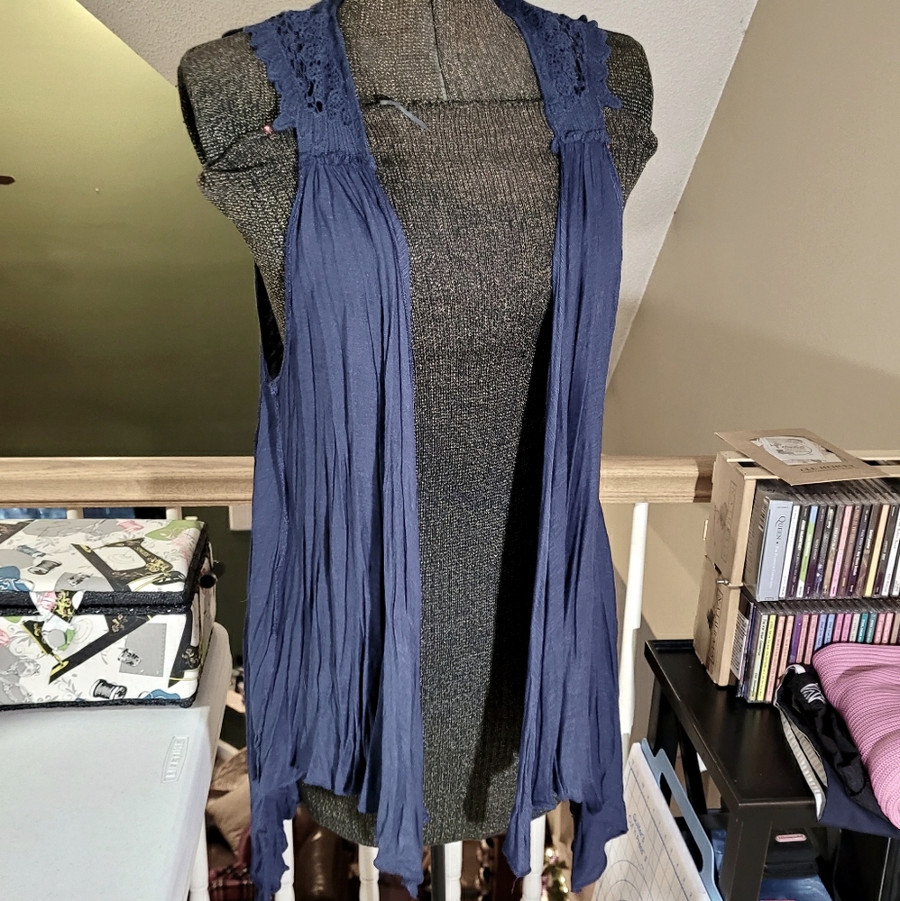 Navy/dusty blue vest